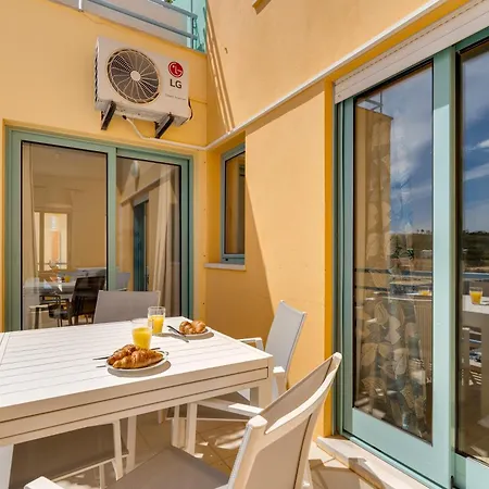 Sunny Marina View 1b-3c Apartment