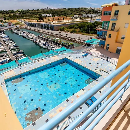 Sunny Marina View 1b-3c Apartment *