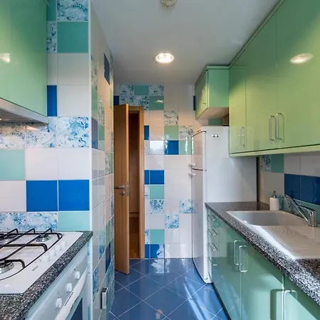 Sunny Marina View 1b-3c Apartment *