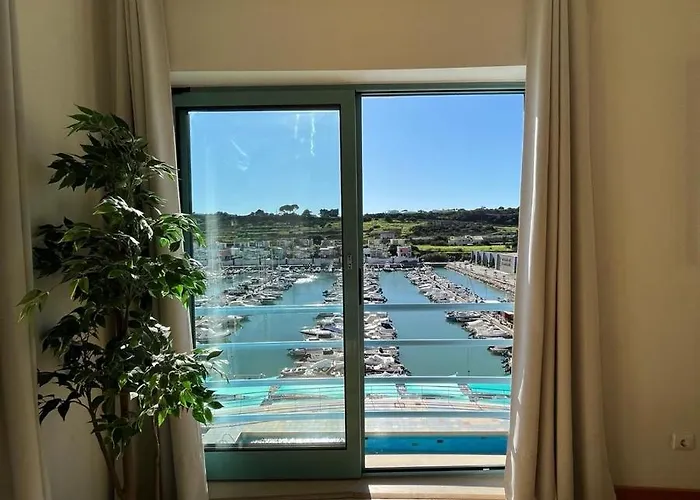 Sunny Marina View 1b-3c Apartment *