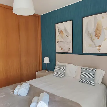 Sunny Marina View 1b-3c Apartment *